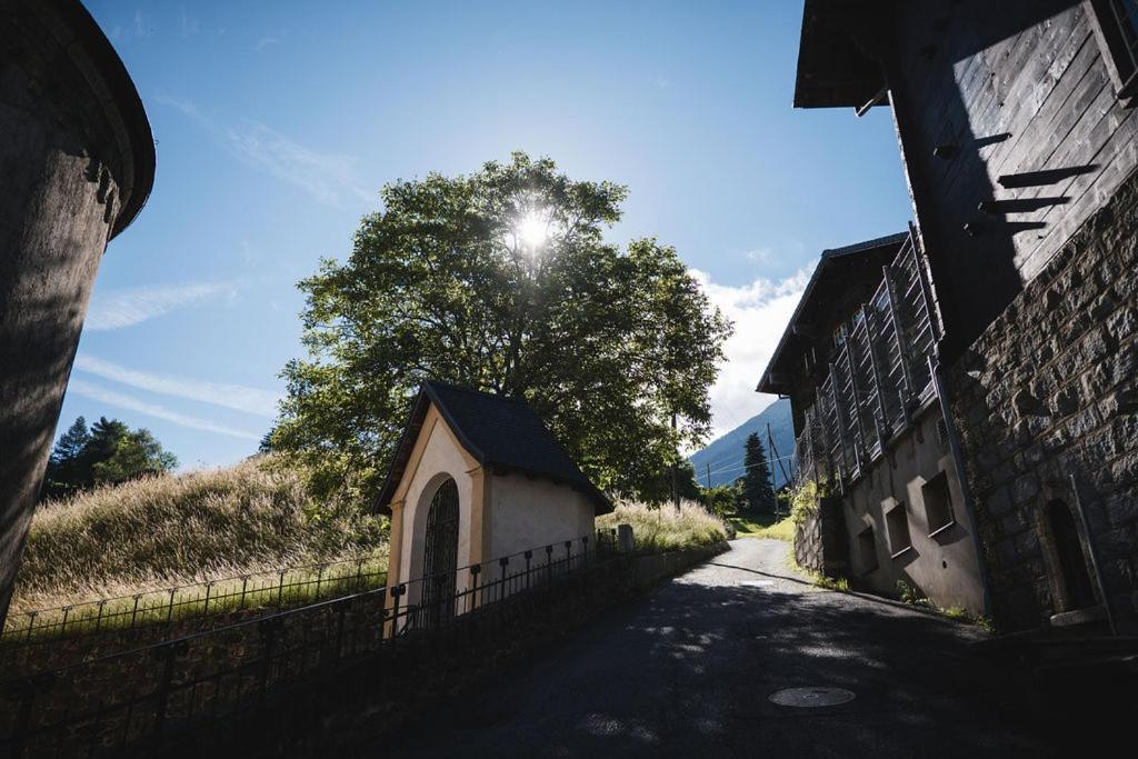 Poort A Poort Dorfhotel Grengiols エクステリア 写真